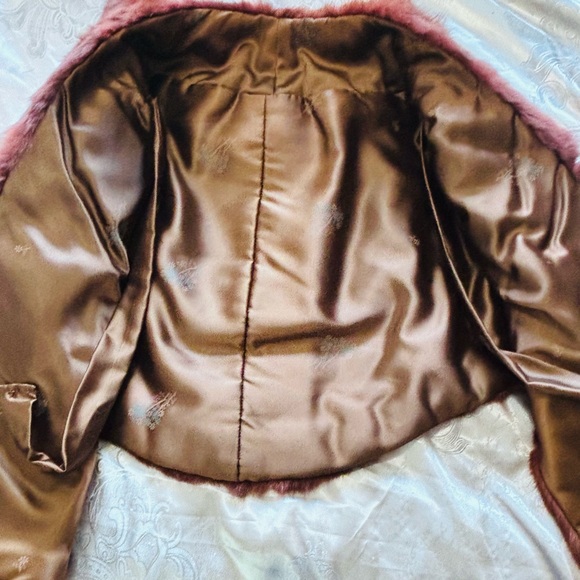 Luxury and Chic 100% Rabbit Fur Stole: Shawl - Picture 10 of 10